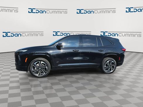 Used 2025 Buick Enclave Sport Touring w/ Power Package FWD image 5