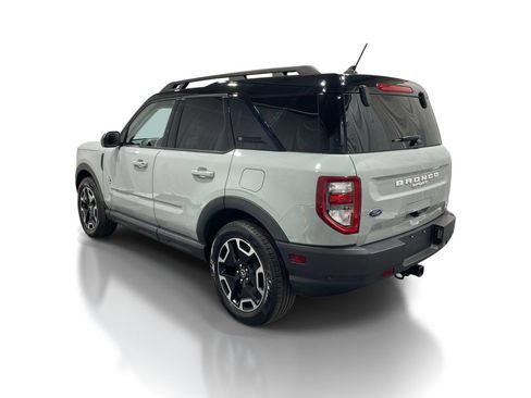 Used 2022 Ford Bronco Sport Outer Banks w/ Tech Package AWD/4WD image 2
