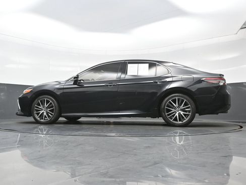 Used 2022 Toyota Camry XLE FWD image 27