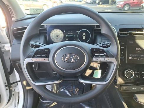 Used 2024 Hyundai Tucson SE image 25