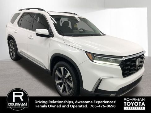 Used 2023 Honda Pilot Touring image 9