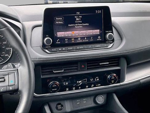 Certified 2025 Nissan Rogue SV FWD image 7