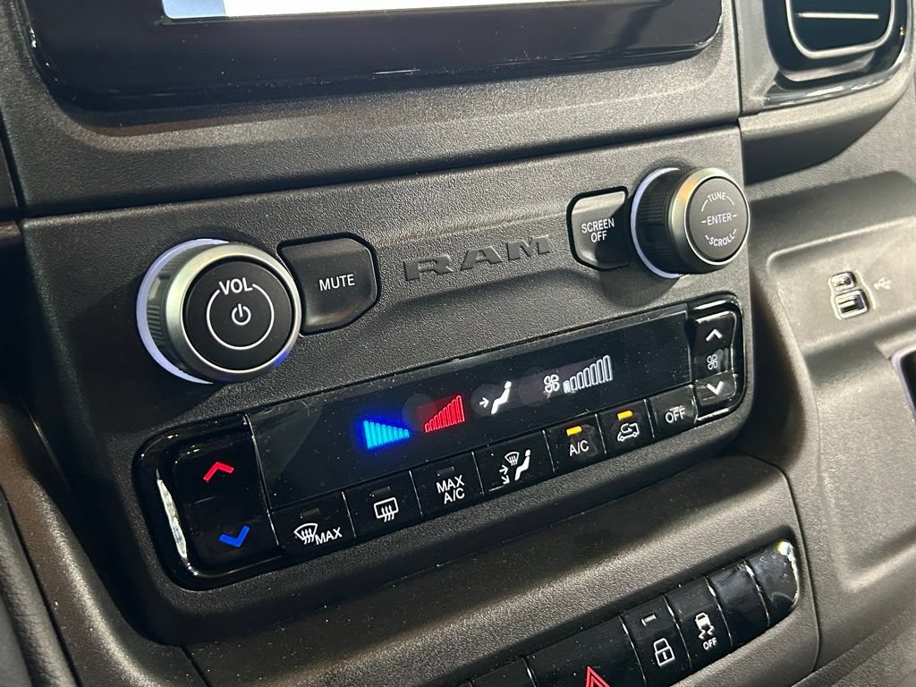 Used 2023 RAM ProMaster 2500 FWD image 40