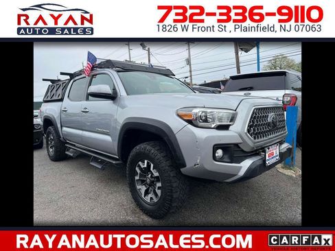 Used 2019 Toyota Tacoma TRD Off-Road AWD/4WD image 1