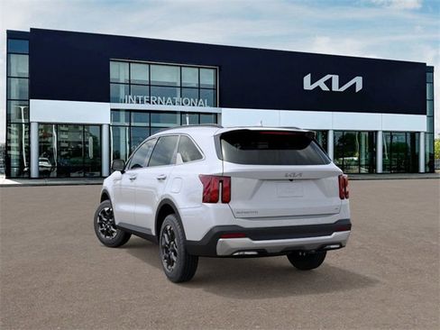 New 2026 Kia Sorento S image 4