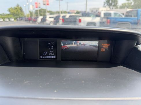 Used 2015 Subaru Forester 2.5i Limited AWD/4WD image 19