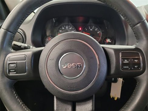 Used 2012 Jeep Patriot Latitude w/ Altitude Pkg image 20