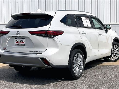 Used 2022 Toyota Highlander Platinum AWD/4WD image 17