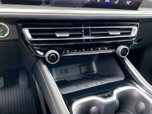 New 2026 Chevrolet Traverse LT w/ Sun and Wheel Package image 23