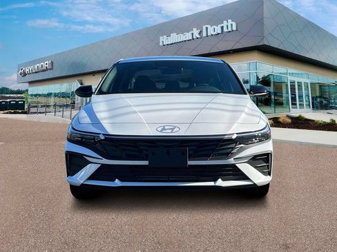 Used 2025 Hyundai Elantra Sport FWD image 12