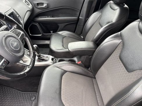 Used 2020 Jeep Compass Latitude w/ Cold Weather Group AWD/4WD image 13
