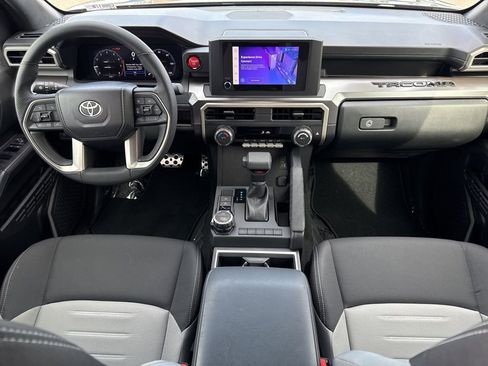 Used 2025 Toyota Tacoma TRD Sport AWD/4WD image 12