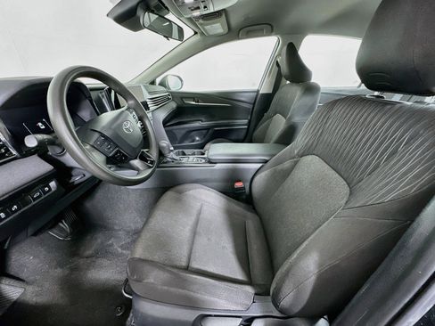 Used 2025 Toyota Camry LE FWD image 13