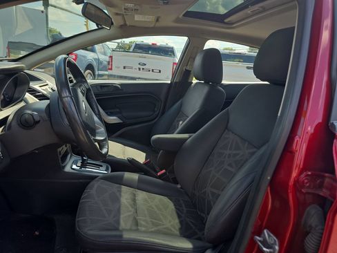 Used 2013 Ford Fiesta SE FWD image 22