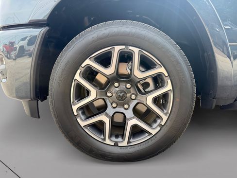 Used 2026 RAM 1500 Laramie AWD/4WD image 9
