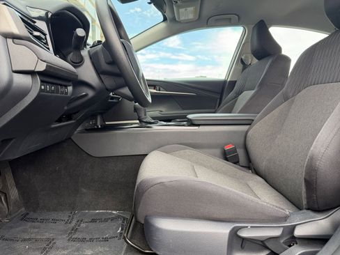 Used 2025 Toyota Camry LE FWD image 25