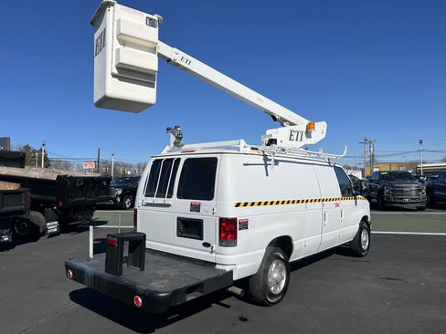 Used 2014 Ford E-350 and Econoline 350 Super Duty w/ Power Group image 3