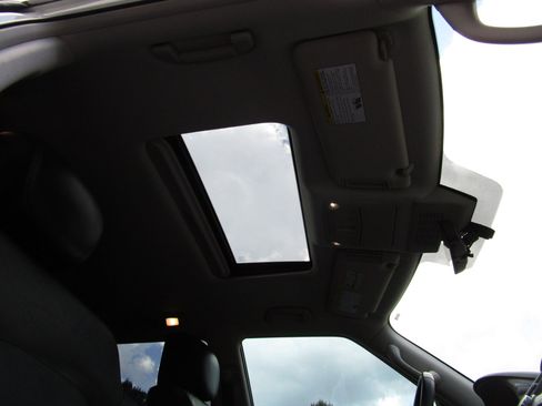 Used 2019 Nissan Armada Platinum w/ Captain's Chairs Package image 34