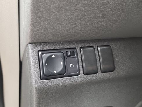 Used 2012 Nissan Xterra S AWD/4WD image 30