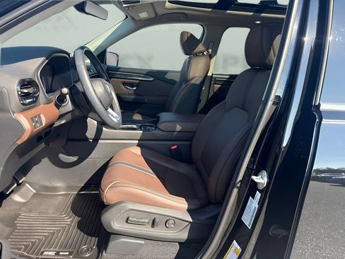 Used 2025 Honda Pilot Elite image 9
