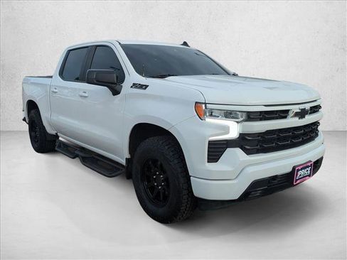 Used 2023 Chevrolet Silverado 1500 RST w/ Z71 Off-Road Package AWD/4WD image 3
