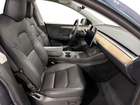 Certified 2023 Tesla Model Y Long Range AWD/4WD image 13