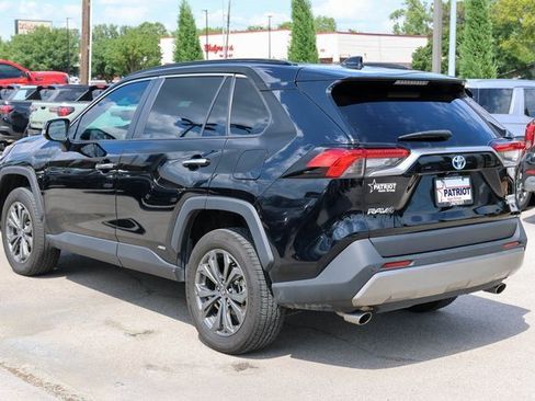 Used 2022 Toyota RAV4 Limited image 5