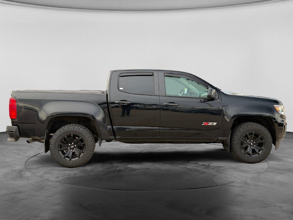 Used 2022 Chevrolet Colorado Z71 w/ Z71 Midnight Edition AWD/4WD image 11
