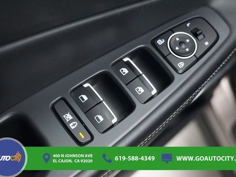 Used 2020 Hyundai Santa Fe SEL w/ Convenience + Premium Package FWD image 19