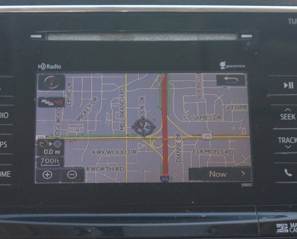 Used 2015 Toyota Prius V Three FWD image 7