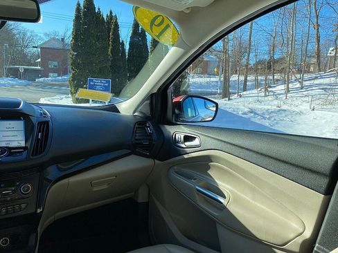 Used 2019 Ford Escape Titanium image 20