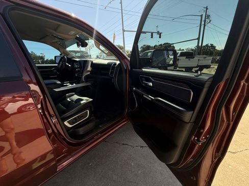 Used 2019 RAM 1500 Laramie AWD/4WD image 43