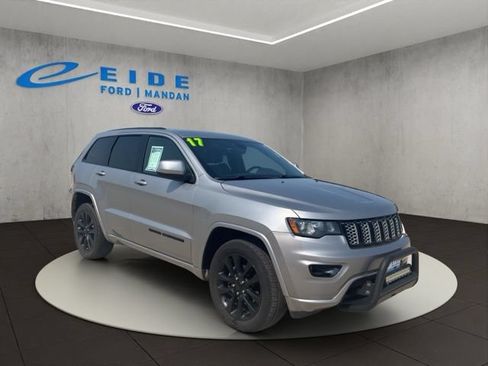 Used 2017 Jeep Grand Cherokee Altitude AWD/4WD image 1