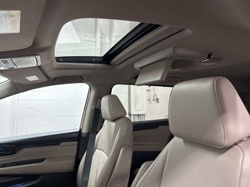 Used 2024 Honda Odyssey Touring image 36