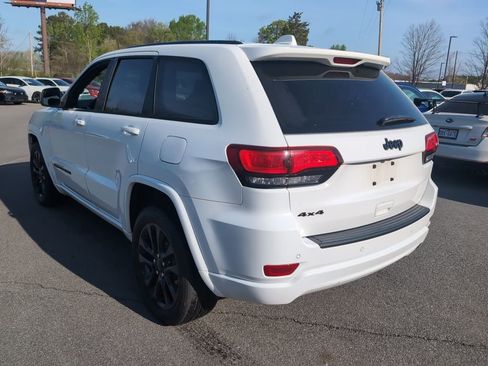 Used 2020 Jeep Grand Cherokee Altitude image 5