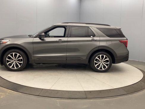 Used 2020 Ford Explorer ST w/ Premium Technology Package AWD/4WD image 2