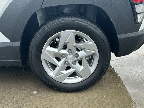 Used 2026 Hyundai Kona SE FWD image 17