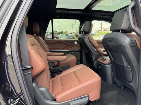 New 2025 Lincoln Navigator L Reserve image 14