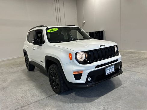 Used 2022 Jeep Renegade Altitude w/ Convenience Group AWD/4WD image 4