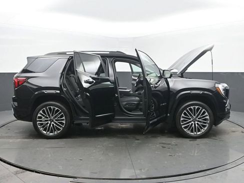 New 2026 GMC Terrain Denali w/ LPO, Floor Liner Package image 57