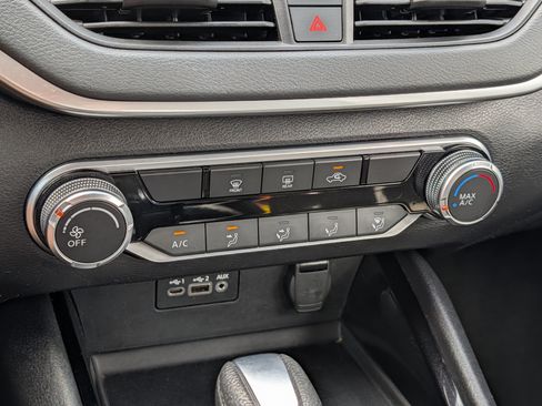 Used 2021 Nissan Altima 2.5 SV FWD image 23