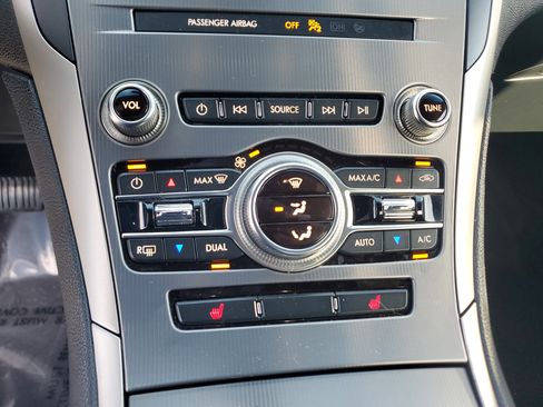 Used 2020 Lincoln MKZ image 23