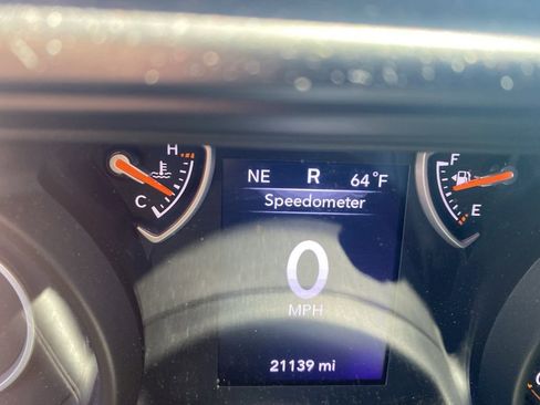 Used 2024 Jeep Gladiator Sport AWD/4WD image 19