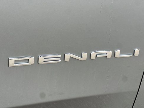 New 2026 GMC Yukon XL Denali image 23