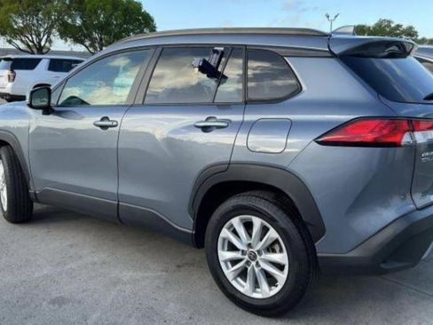 Used 2022 Toyota Corolla Cross LE image 6