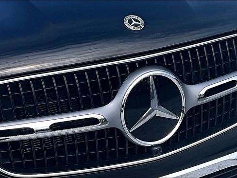 Used 2025 Mercedes-Benz GLC 350e 4MATIC w/ Driver Assistance Package image 30