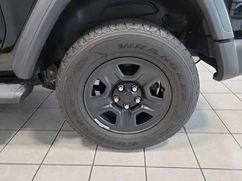 Used 2019 Jeep Wrangler Sport image 34