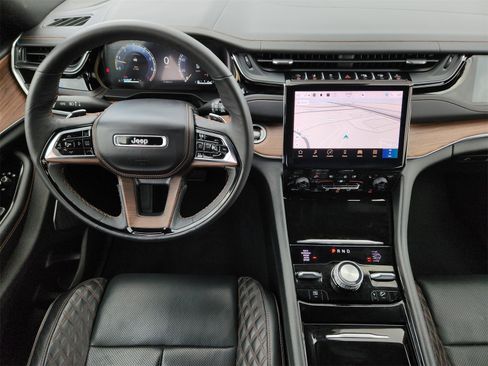 Certified 2024 Jeep Grand Cherokee Summit w/ Adv Protech Group IV image 39