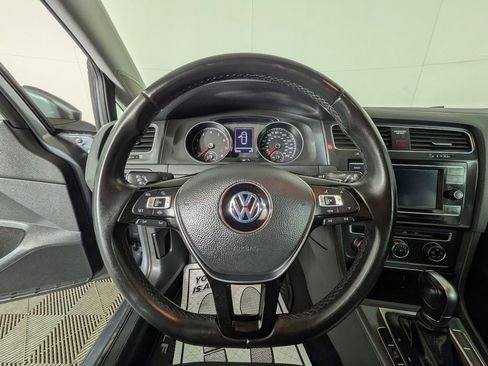 Used 2019 Volkswagen Golf S image 20