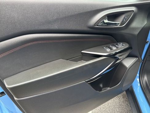 Used 2024 Chevrolet Trax RS w/ Sunroof Package image 14